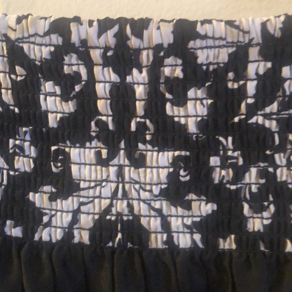 Cute White House Black Market Black/White/Red Print Mini Skirt - Picture 3 of 7